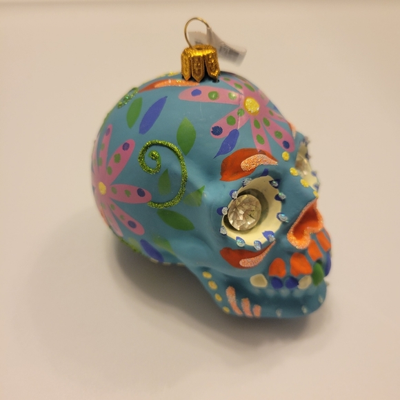 4 Bloomingdale's Skull Halloween Decor Ornaments Holiday Blue Scary Spooky - Picture 5 of 8